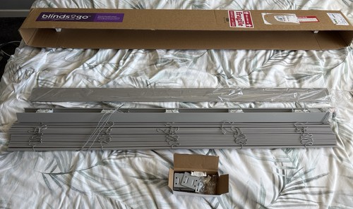 Blinds venetian blind - to, go