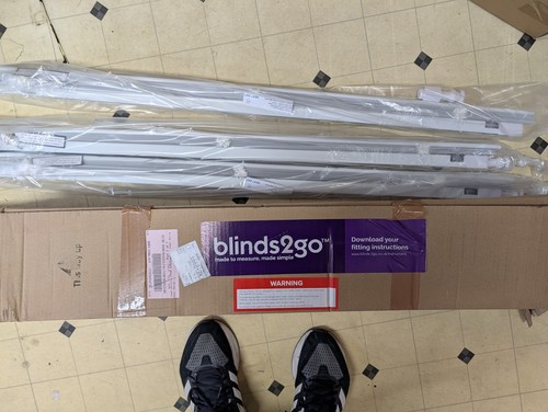 Matt white blinds - white,